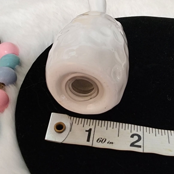 New in Box Whimsical Cupboard Bunnies - Picture 4 of 4